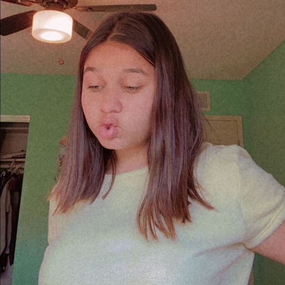 lottie moss from pacsun patel yellow top - Picture 5 of 5